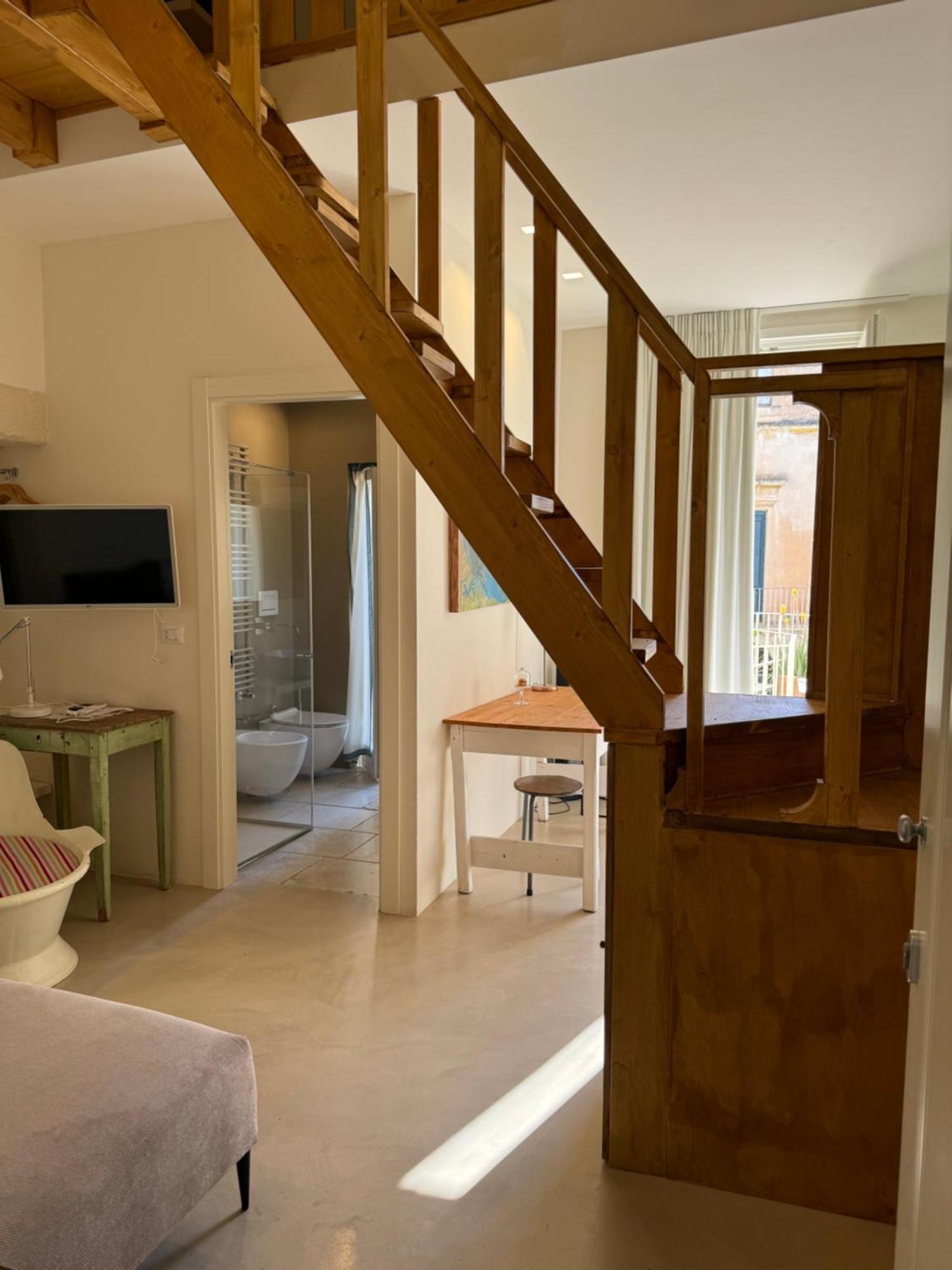 Luleccio Aparthotel Lecce Bagian luar foto